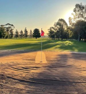 Oaklands Golf Club